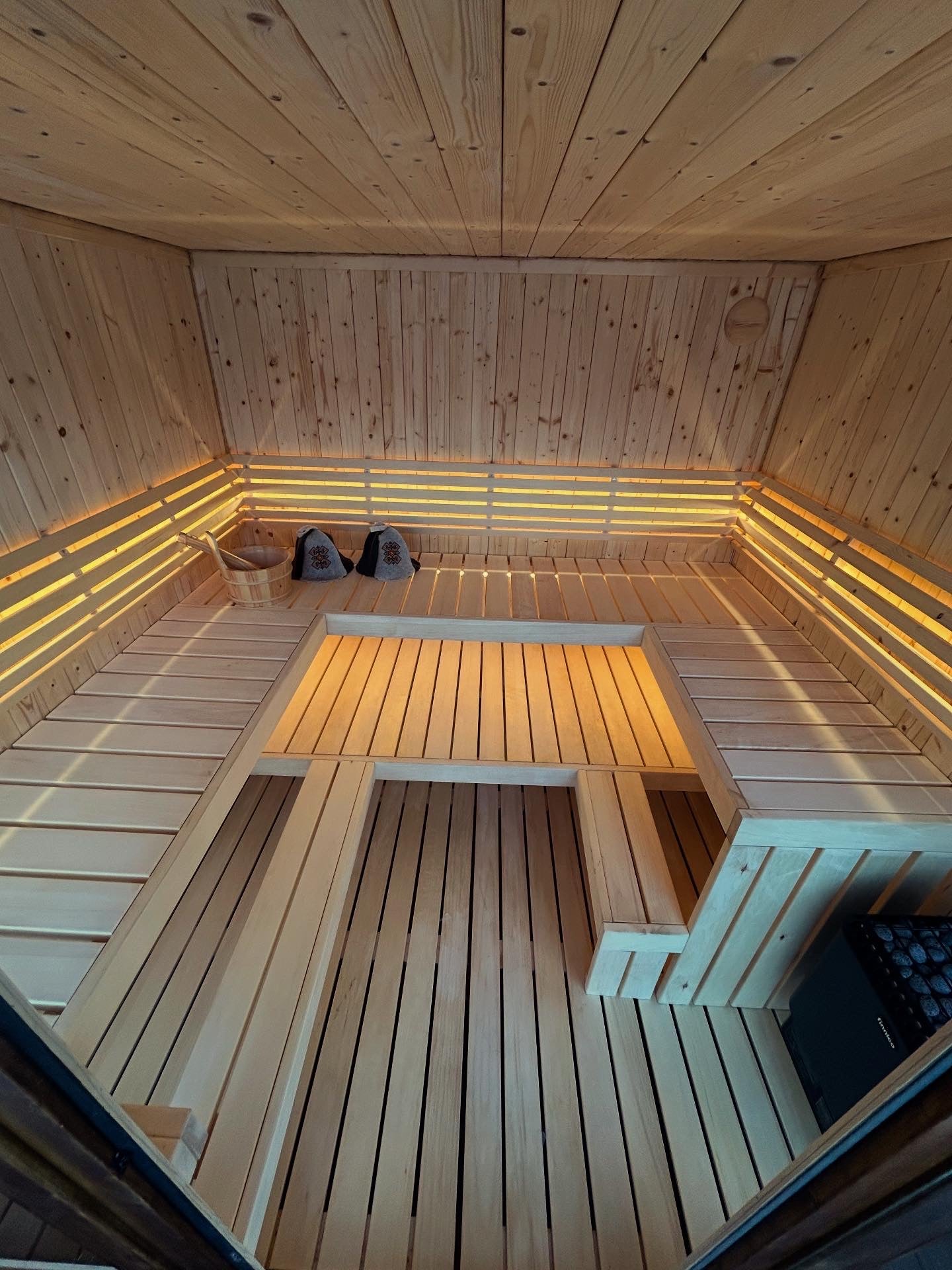 Outdoor Sauna - 8 person